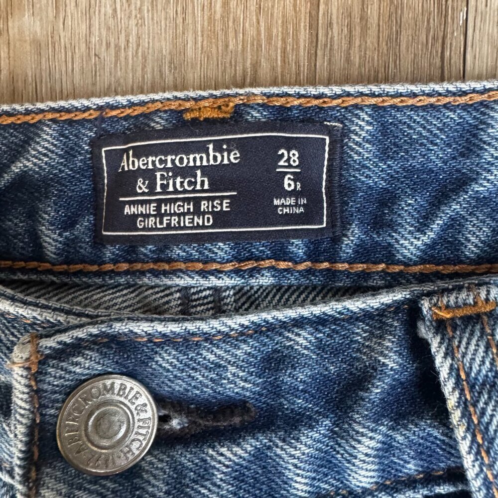 Abercrombie & Fitch Annie High Rise Girlfriend Jeans Size 28 - Picture 3 of 5